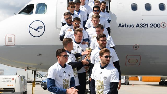 Gruppenfoto zum Abschluss einer erfolgreichen Confed-Cup-Reise.