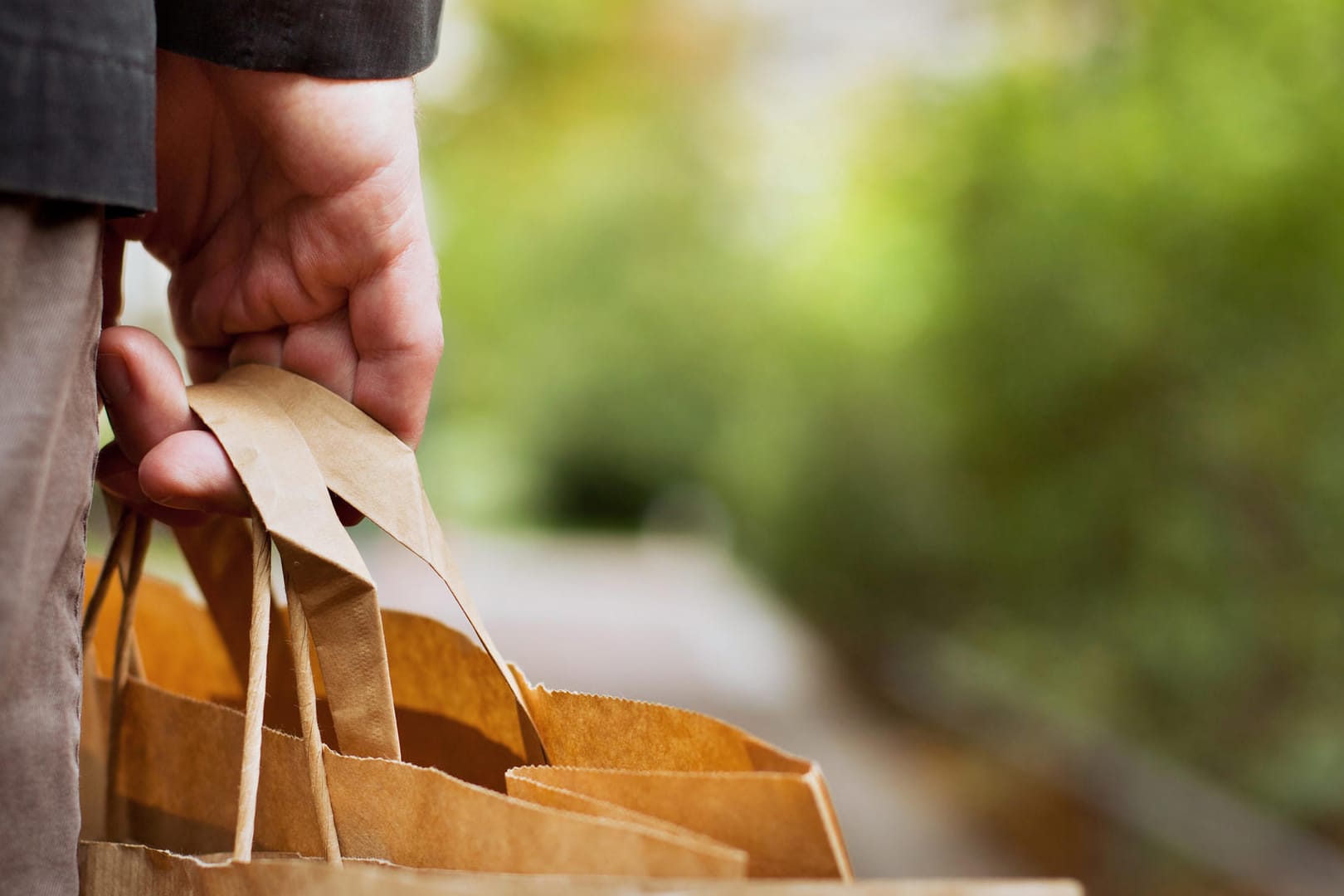 Sind Papiertüten wirklich besser als Plastiktüten?