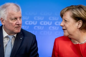 Bundeskanzlerin und CDU-Bundesvorsitzende Angela Merkel und der CSU-Vorsitzenden Horst Seehofer auf der gemeinsamen Vorstandssitzung.