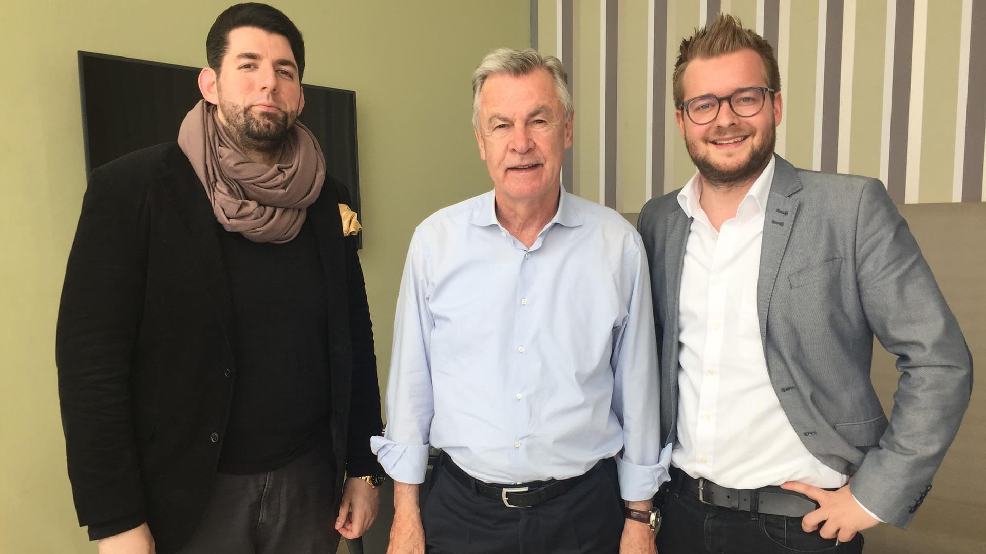 Ottmar Hitzfeld empfing die Redakteure David-Emanuel Digili und Florian Wichert im Swissotel La Plaza in Basel.