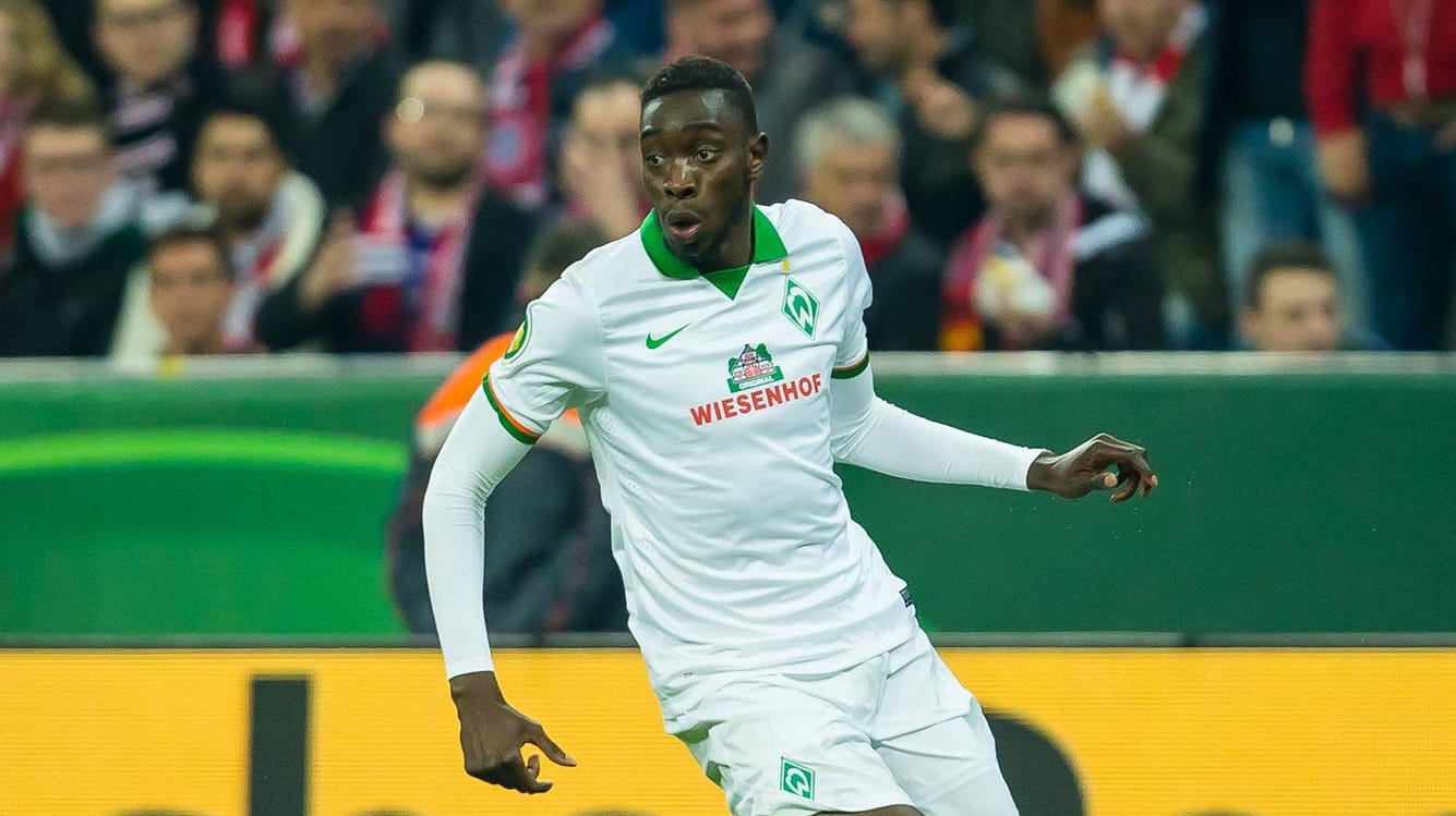 Sambou Yatabaré wechselte im Januar 2016 für 2,5 Millionen Euro von Olympiakos Piräus nach Bremen. Sambou Yatabaré wechselte im Januar 2016 für 2,5 Millionen Euro von Olympiakos Piräus nach Bremen.