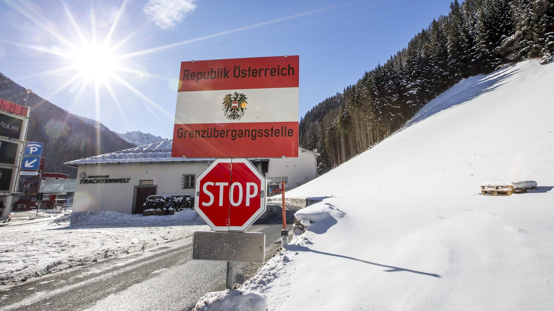 Österreich plant in der Flüchtlingskrise die eigenen Grenzen mit Hilfe des Militärs zu schützen. (Archiv) Österreich plant in der Flüchtlingskrise die eigenen Grenzen mit Hilfe des Militärs zu schützen. (Archiv)
