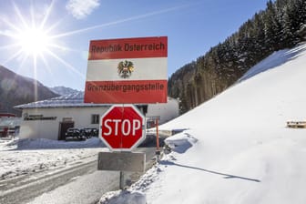 Österreich plant in der Flüchtlingskrise die eigenen Grenzen mit Hilfe des Militärs zu schützen. (Archiv)