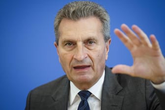 Guenther Oettinger EU Kommissar fuer Energie in der Bundespressekonferenz Berlin 26 09 2016 Ber