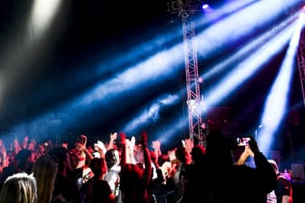 Wegen einer Reihe von sexuellen Übergriffen ist das Bravalla, eines der größten Musikfestivals in Schweden, für das nächste Jahr abgesagt worden.