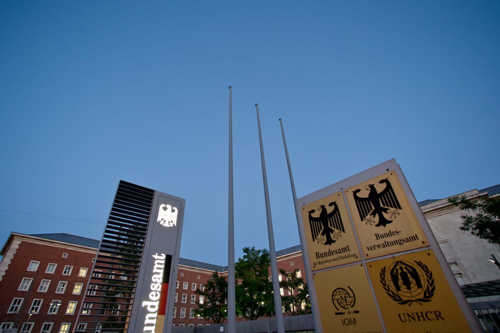 Außenansicht vom Bundesamt für Migration und Flüchtlinge (BAMF)