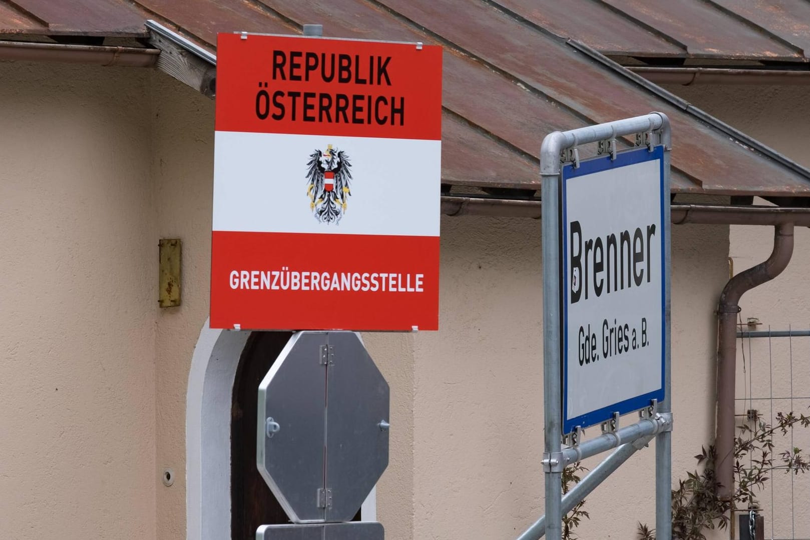 Bald werden an der Grenzübergangsstelle zwischen Österreich und Italien auch Soldaten stehen.