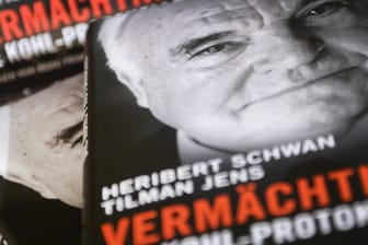 Keine zwei Monate vor seinem Tod erstritt der Altkanzler eine Rekord-Entschädigung von einer Million Euro für die Veröffentlichung des Buches "Vermächtnis: Die Kohl-Protokolle".