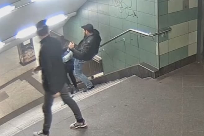 Eine Überwachungskamera filmte den brutalen Angriff. Die Aufnahmen sorgten bundesweit für Entsetzen.