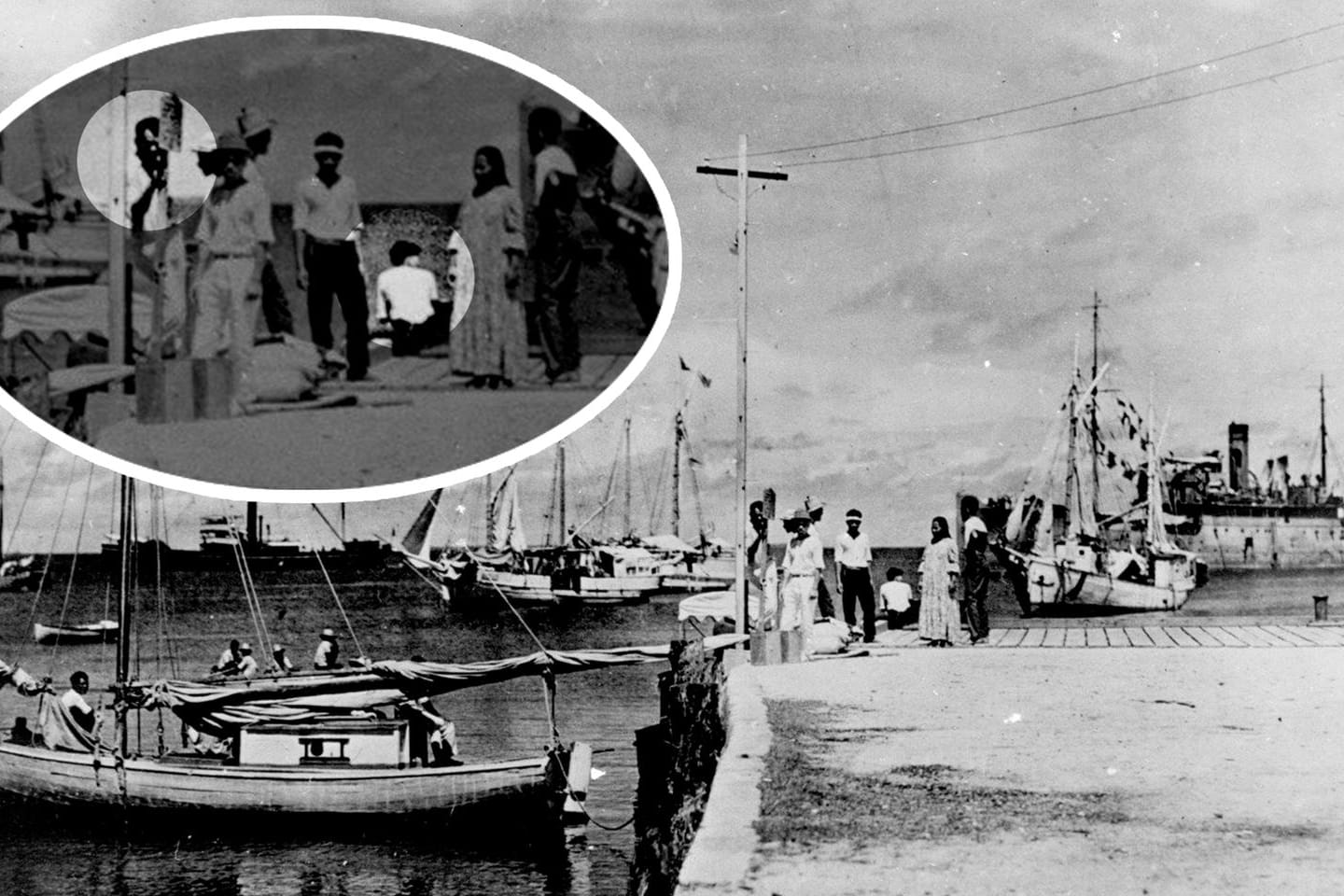 Die auf dem Pier hockende Frau soll Amelia Earhart sein. Links auf der Anlegestelle soll Earharts Navigator Fred Noonan stehen.