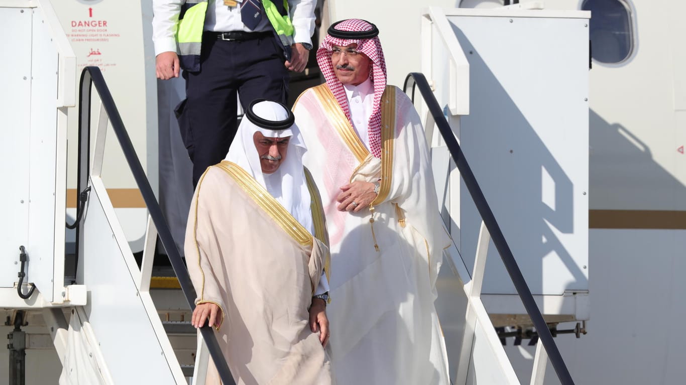 Saudi-Arabiens Staatsminister Ibrahim al-Assaf und der saudische Finanzminister Mohammed Al-Jadaan.