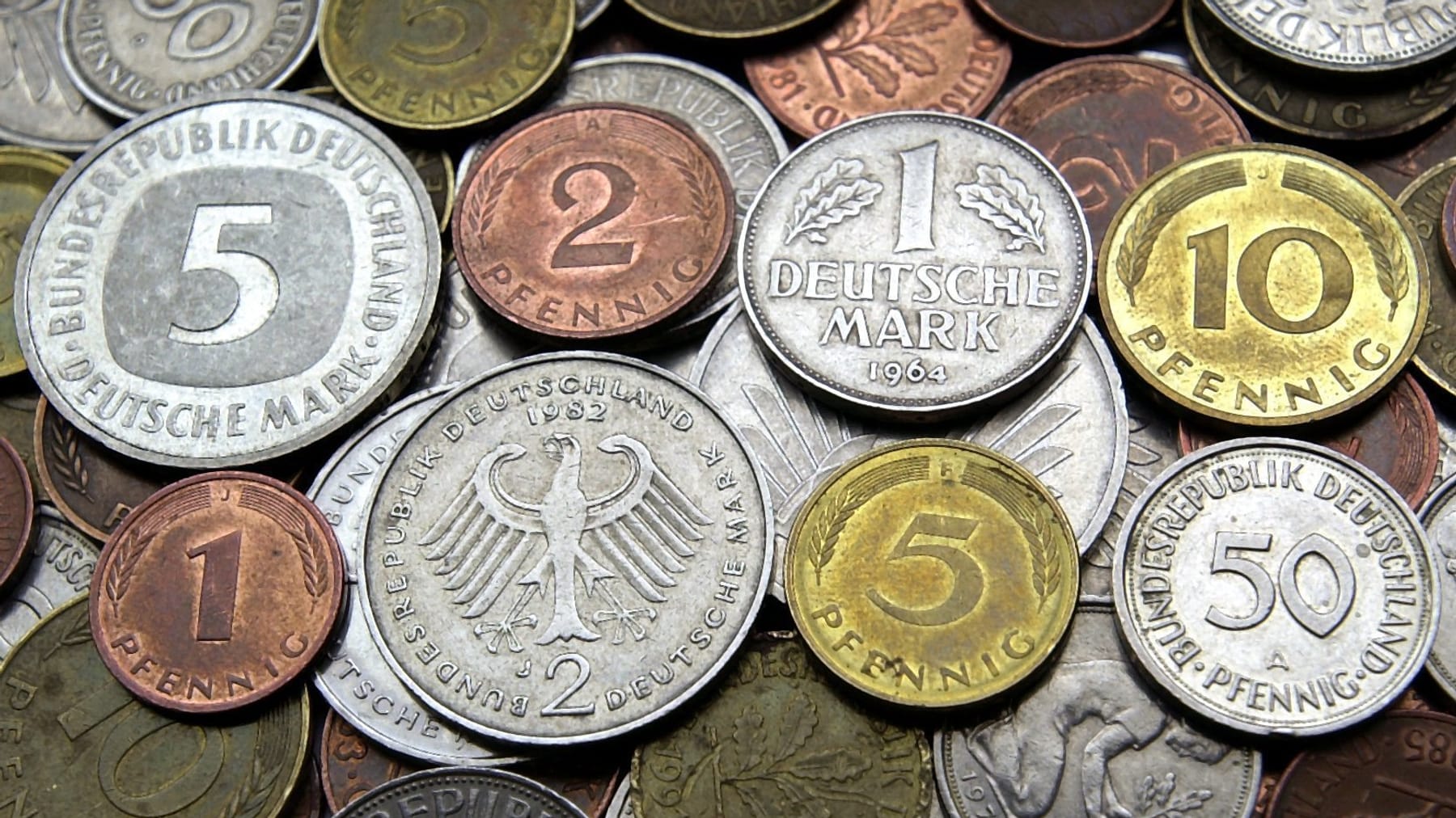Deutsche mark. Валюта Германии марка. Денежная единица — марка (Deutsche Mark). Немецкие марки деньги. Национальная валюта Германии.