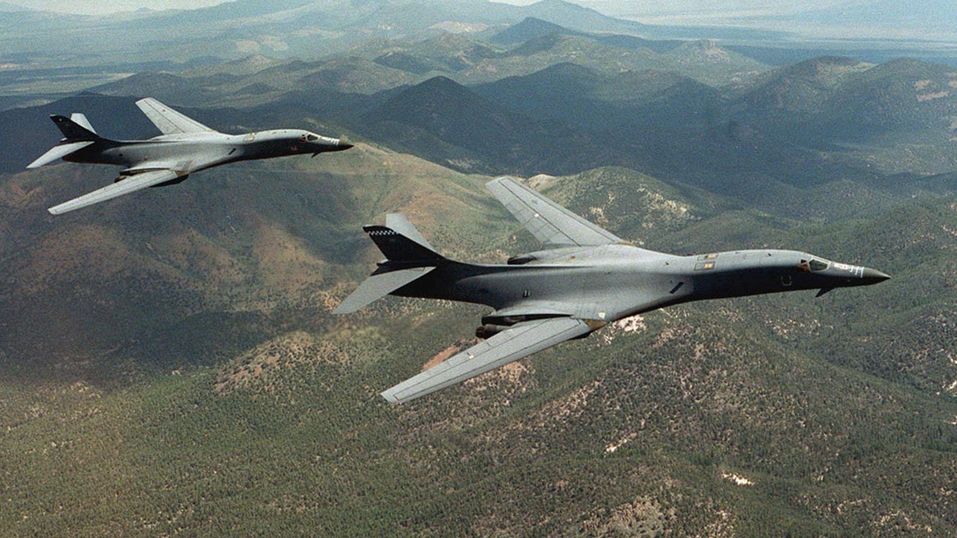 An der Grenze Nordkoreas haben zwei B-1B Lancer Bomber der USA gemeinsam mit südkoreanischen F16 ein Militärmanöver abgehalten. (Archiv) An der Grenze Nordkoreas haben zwei B-1B Lancer Bomber der USA gemeinsam mit südkoreanischen F16 ein Militärmanöver abgehalten. (Archiv)
