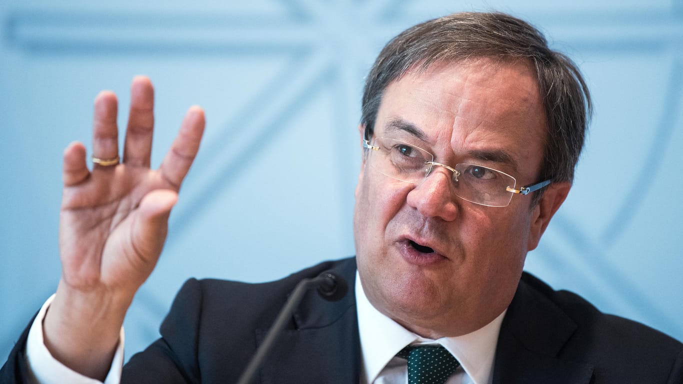 NRW-Ministerpräsident Armin Laschet warnt die CDU vor einem Rechtsruck.