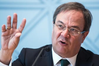 NRW-Ministerpräsident Armin Laschet warnt die CDU vor einem Rechtsruck.