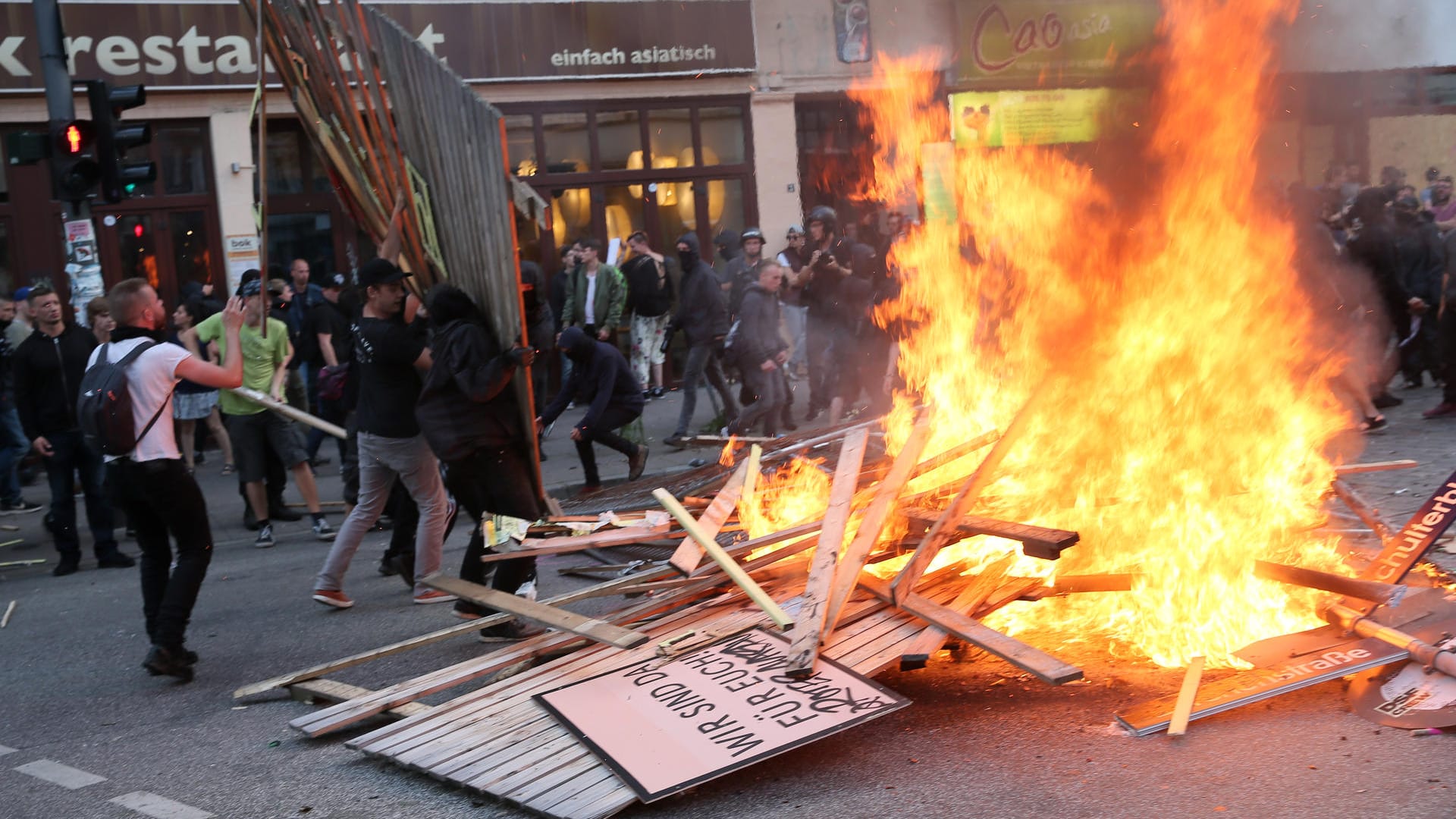 Am Rande des G20-Gipfels in Hamburg kam es zu massiven Ausschreitungen.