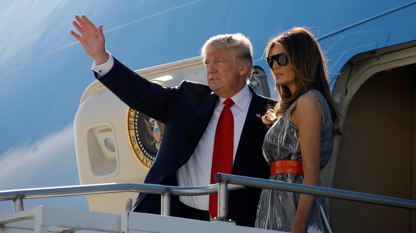 Bye Bye Deutschland: US-Präsident Donald Trump und First Lady Melania Trump steigen in die Air Force One.