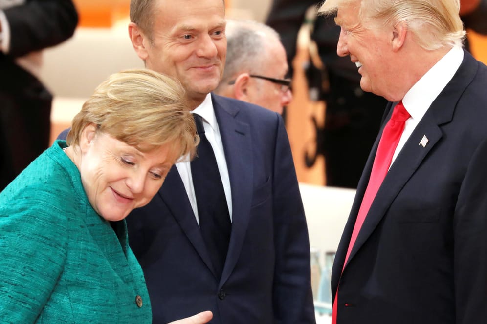 Kanzlerin Angela Merkel ist mit dem Verlauf und den Beschlüssen des G20-Gipfels in Hamburg zufrieden. Auch US-Präsident Trump und UN-Generalsekretär Guterres äußerten sich positiv zu den erreichten Beschlüssen.