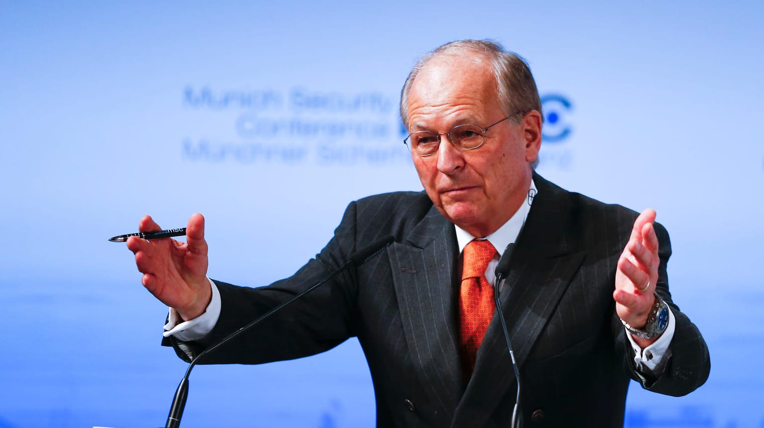 Wolfgang Ischinger, der Chef der Münchner Sicherheitskonferenz, glaubt, dass Ausschreitungen wie beim G20-Gipfel in Hamburg, in München nicht möglich wären.