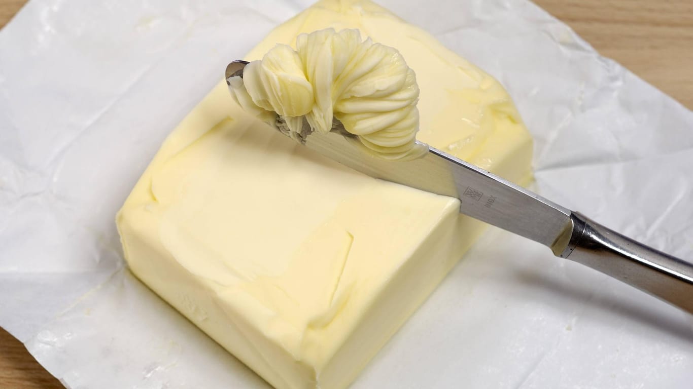 Der Preis für ein 250-Gramm-Stück Butter schnellt 2017 immer weiter in die Höhe.