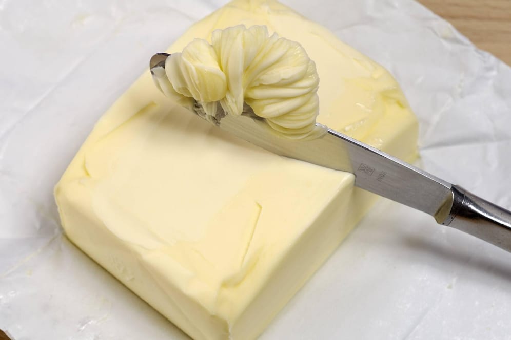 Der Preis für ein 250-Gramm-Stück Butter schnellt 2017 immer weiter in die Höhe.