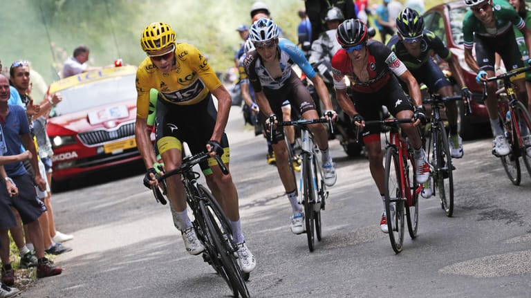 Chris Froome (l.) verteidigte auf der neunten Etappe das Gelbe Trikot. Romain Bardet, Richie Porte und Nairo Quintana (v. l.) konnten ihm nicht gefährlich werden.