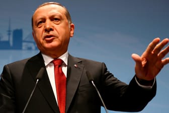 Recep Tayyip Erdogan verbannt Darwins Evolutionstheorie aus den türkischen Schulen.
