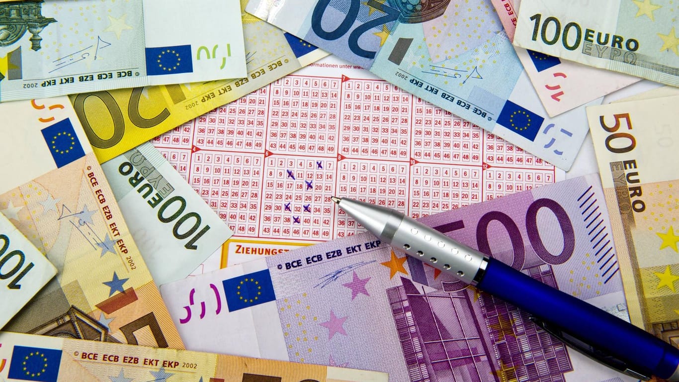Die richtigen Lottozahlen brachten einem Glückspilz aus NRW über 13 Millionen Euro ein. (Symbolfoto)