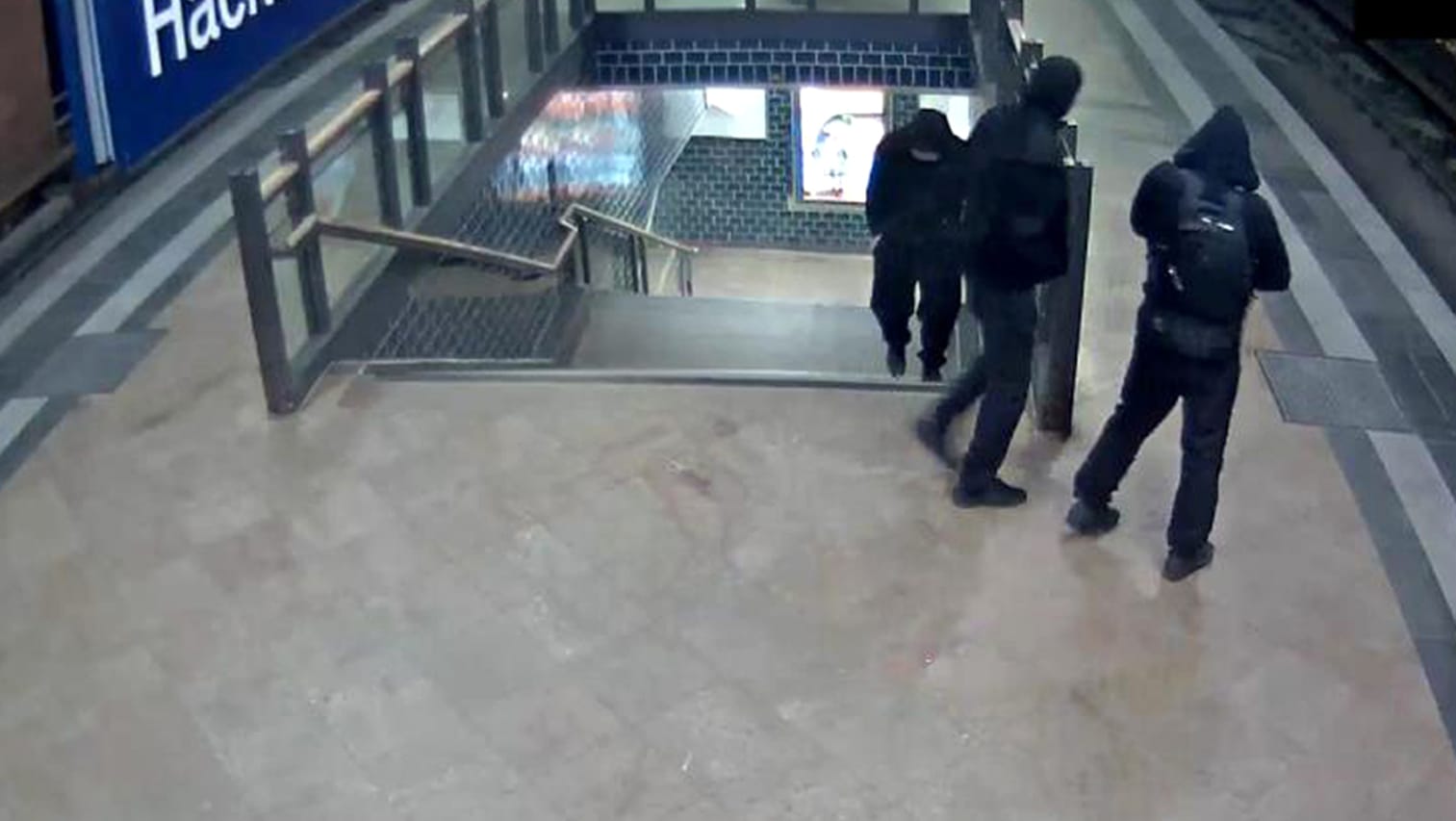 Mit Bildern von Überwachungskameras suchte die Polizei zuletzt nach den Goldmünzen-Räubern.