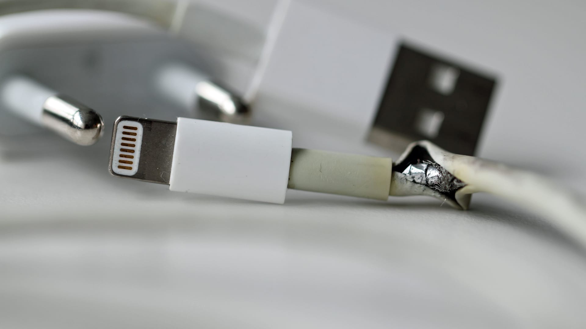 Fast schon eine "Sollbruchstelle" der iPhone-Ladekabel