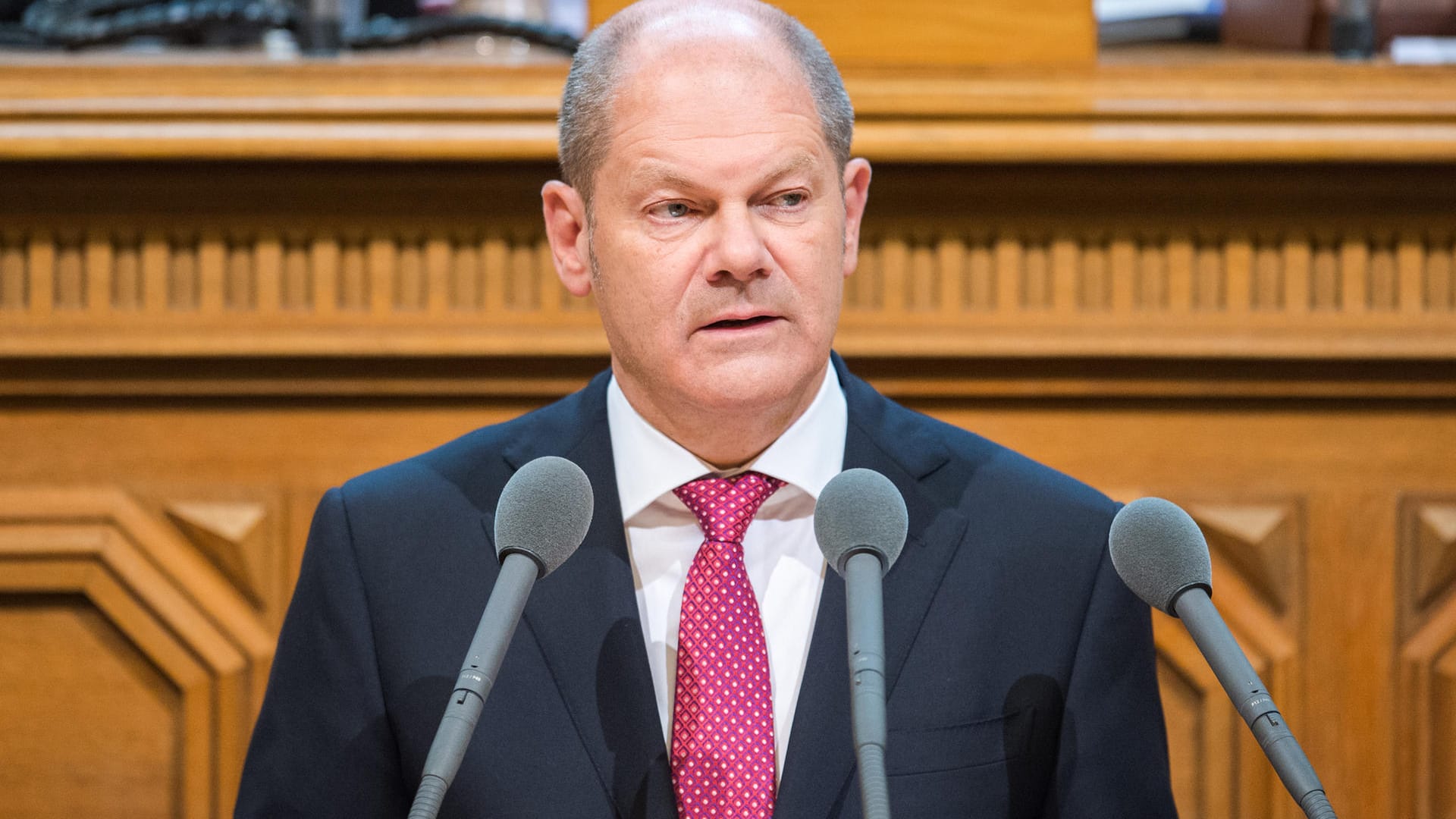 Hamburgs erster Bürgermeister Olaf Scholz (SPD) steht nach den Ausschreitungen beim G20-Gipfel massiv unter Druck.