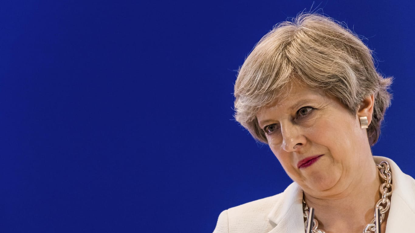 Auf die britische Premierministerin Theresa May kommen stürmische Zeiten in den Brexit-Verhandlungen zu. Vor allem die Kosten für den Austritt aus der EU könnten Großbritannien schwer belasten.