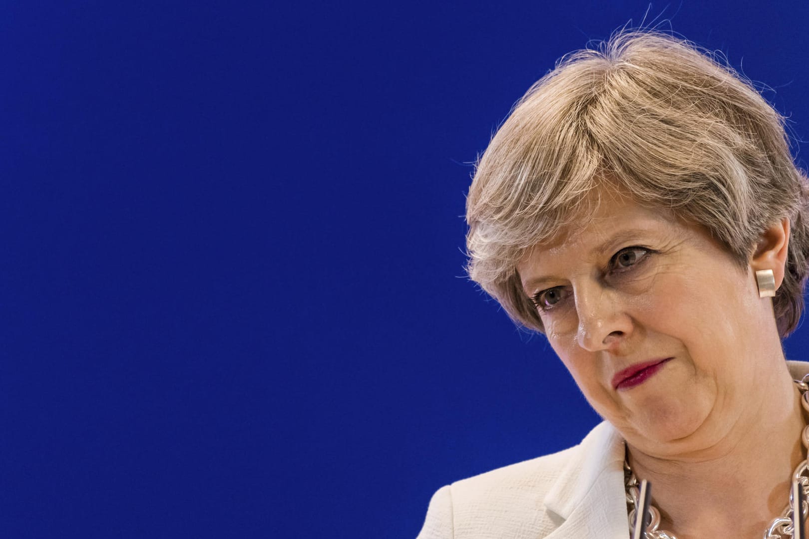 Auf die britische Premierministerin Theresa May kommen stürmische Zeiten in den Brexit-Verhandlungen zu. Vor allem die Kosten für den Austritt aus der EU könnten Großbritannien schwer belasten.