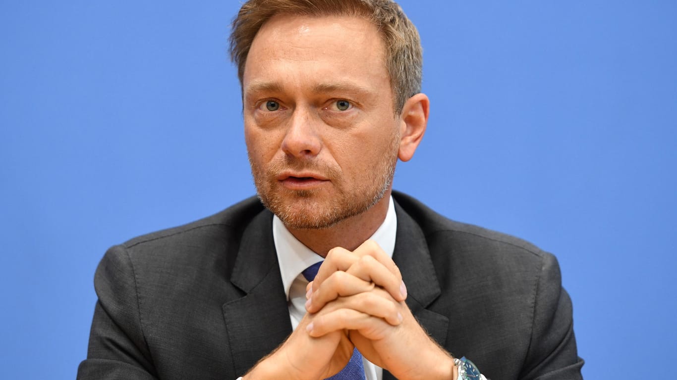 Der FDP-Vorsitzende Christian Lindner reagiert gelassen auf die Proteste bei einer Veranstaltung an der Universität Bochum. (Archiv)