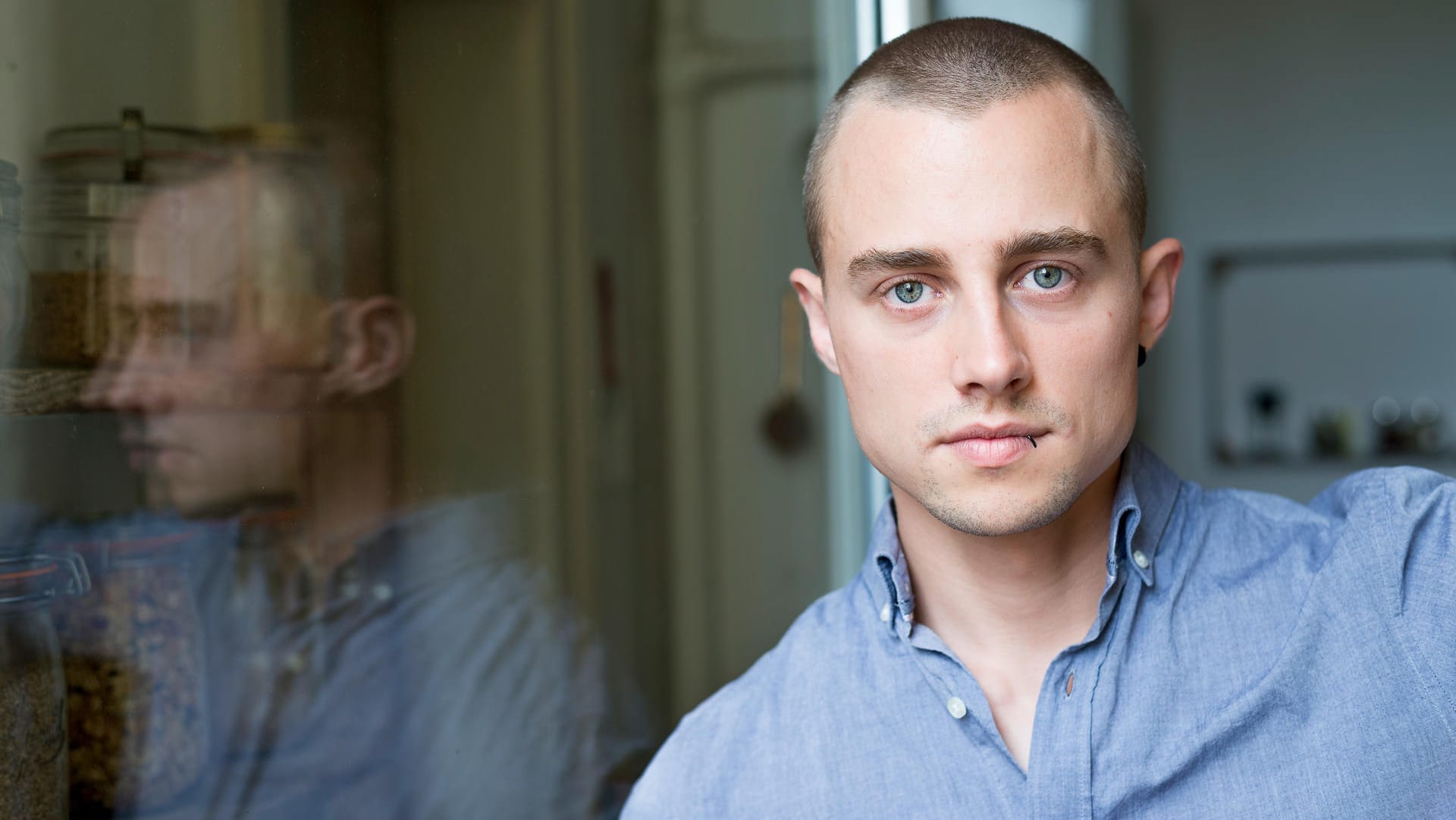 Der Fotojournalist Chris Grodotzki. Der 28-Jährige aus Hannover ist einer von 32 Journalisten, die nach einer Sicherheitsprüfung durch das Bundeskriminalamt zum Hamburger G20-Gipfel erst einmal zugelassen - und dann kurzfristig doch ausgeschlossen wurden.