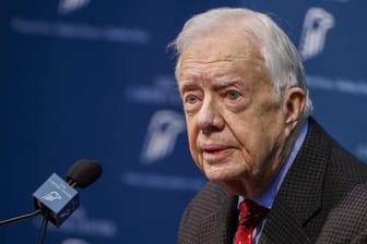 EX-US-Präsident Jimmy Carter ist nach einem Kreislaufkollaps in ein Krankenhaus in Kanada eingeliefert worden. (Archiv)