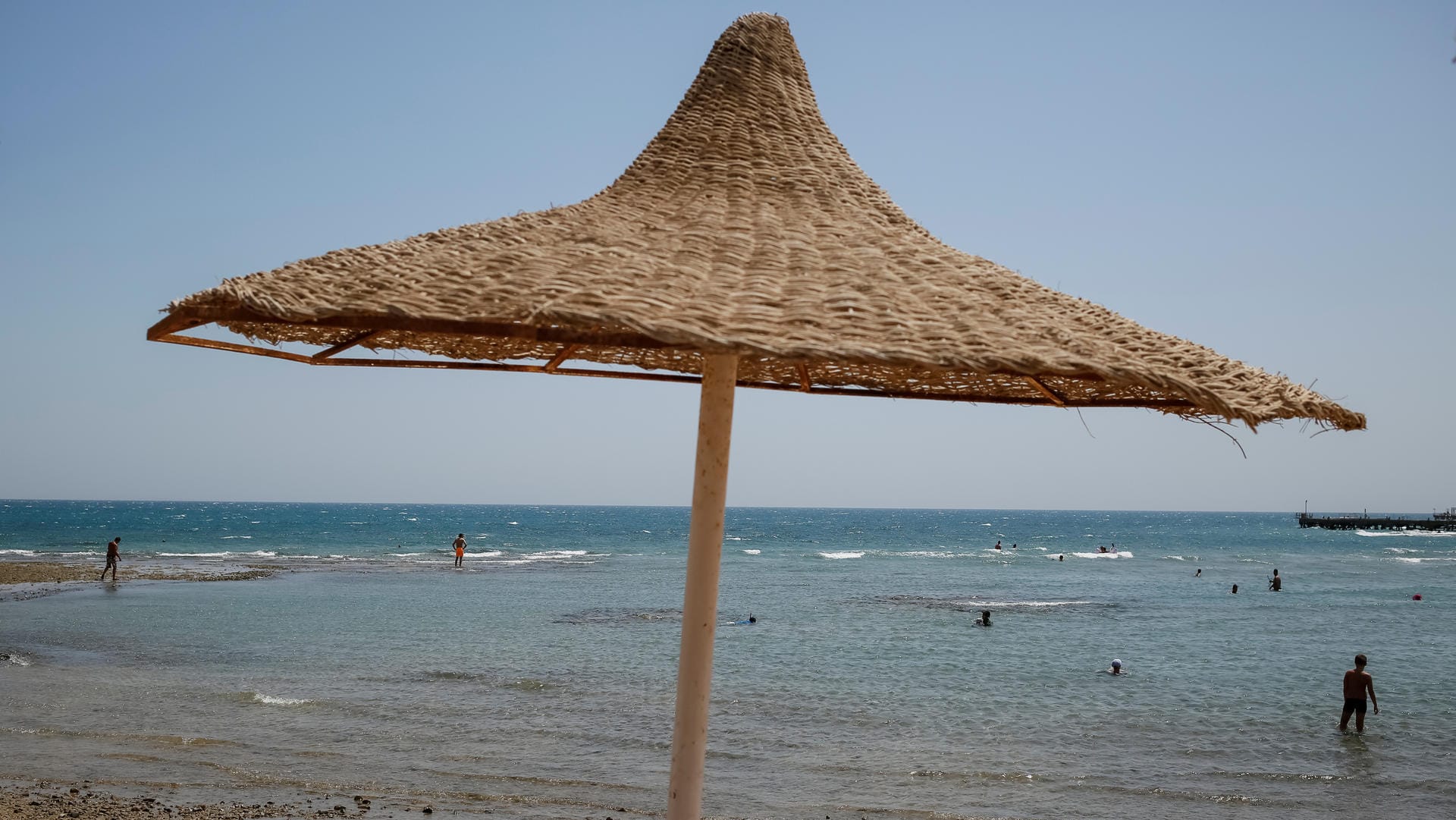 Dort wo auch deutsche Touristen gerne ihren Urlaub verbringen, hat ein Mann mit einem Messer bewaffnet mindestens sechs Menschen verletzt. (Symbolbild)