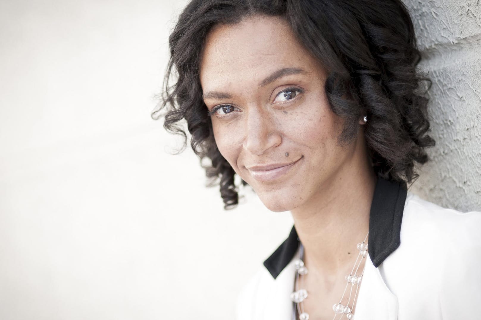 Seit Herbst 2012 ist Sarah Masuch als die Ärztin Dr. Iris Brooks in der "Lindenstraße" zu sehen.