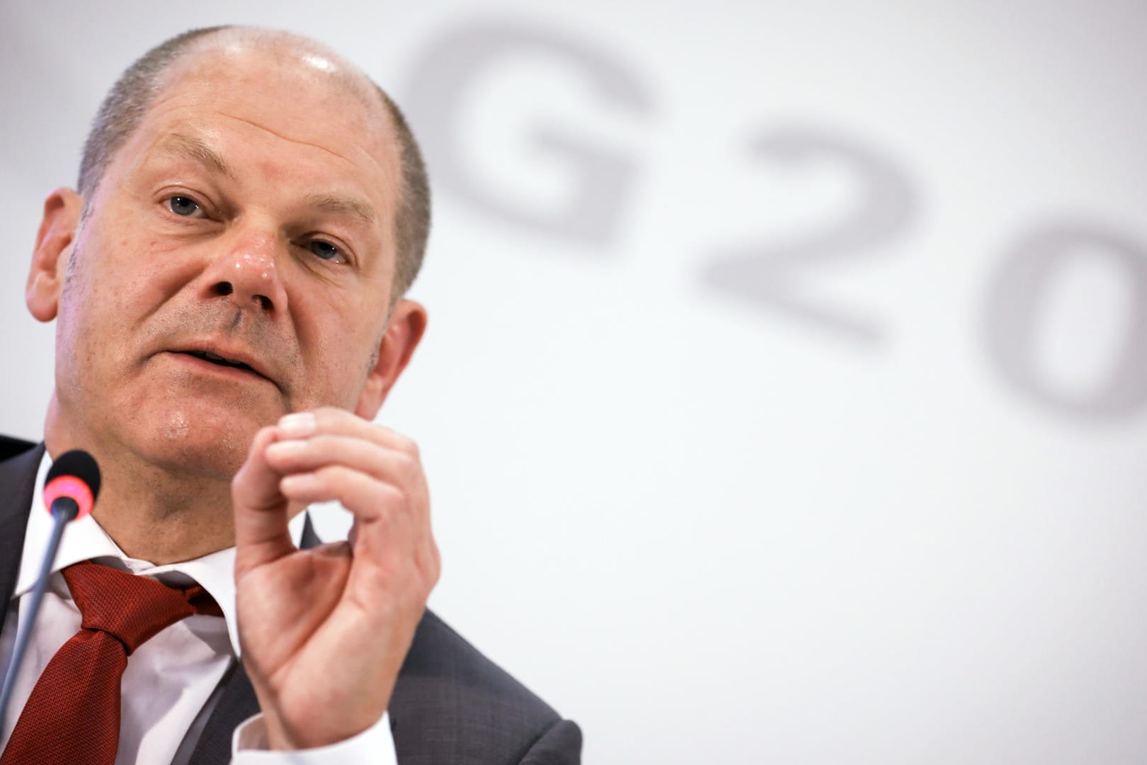 Hamburgs Erster Bürgermeister Olaf Scholz (SPD) steht auch eine Woche nach dem G20-Gipfel und seinen Krawallen unter massivem Druck.