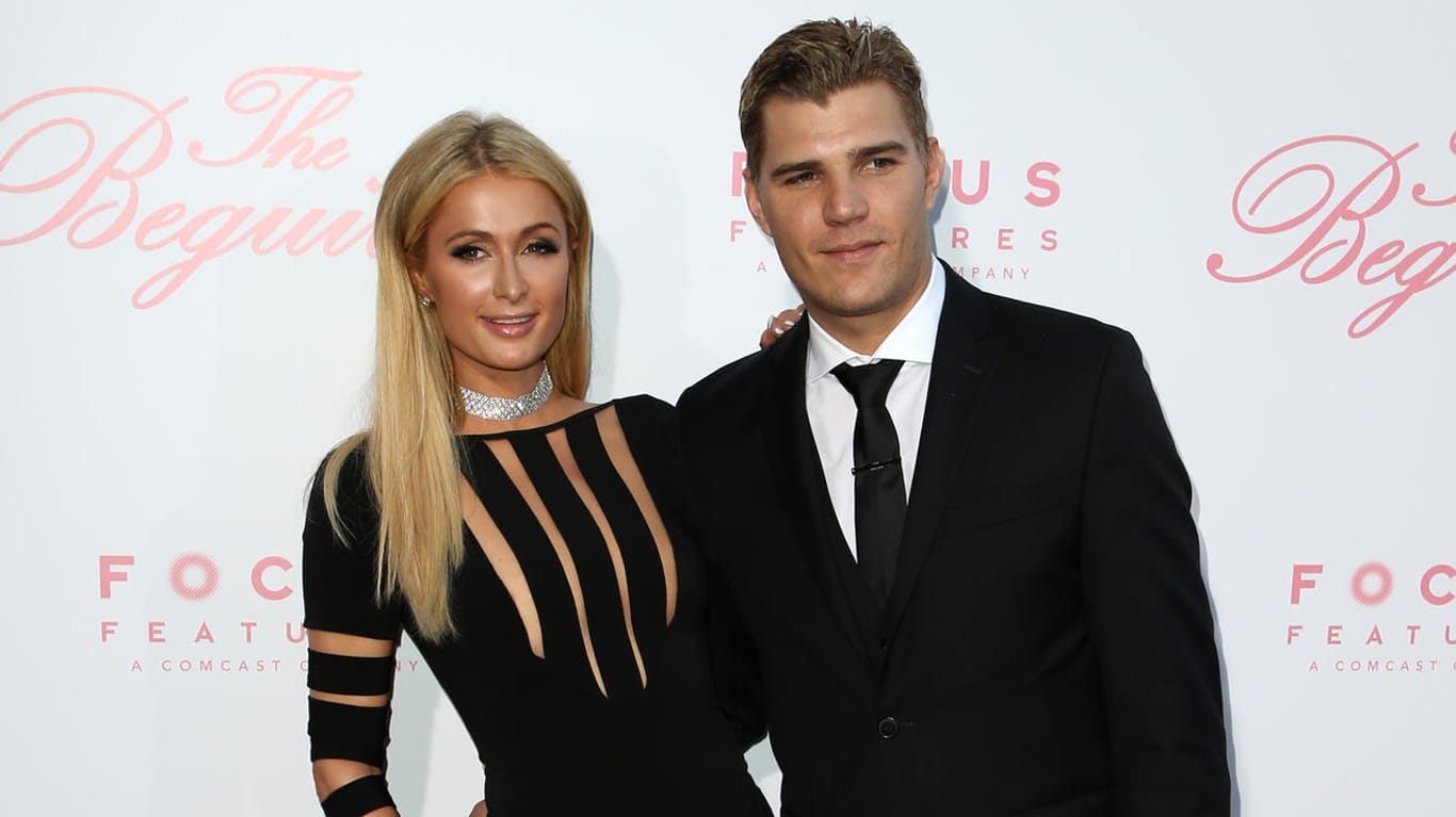 Paris Hilton und Chris Zylka sind seit einem Jahr ein Paar.