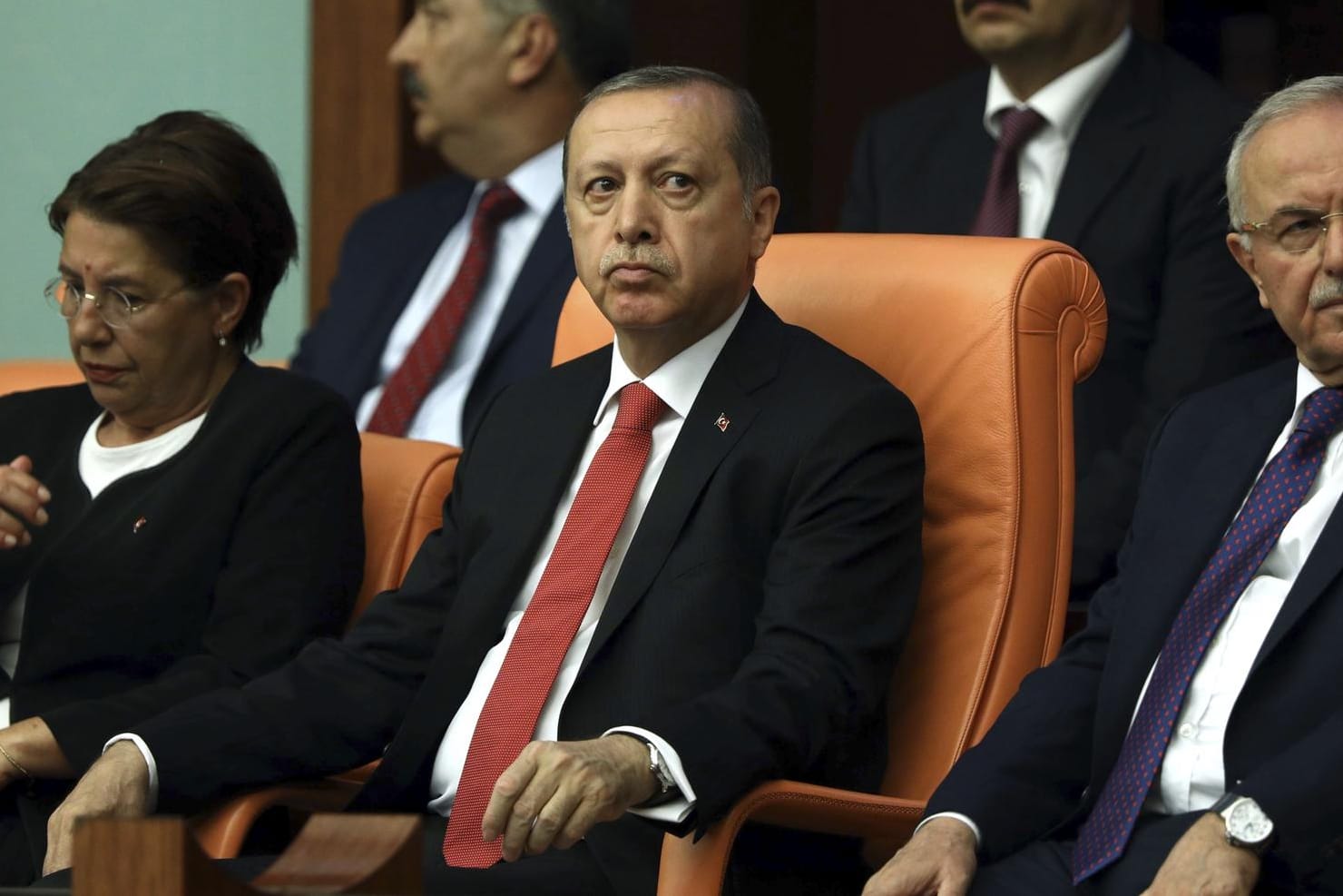 Der türkische Staatspräsident Recep Tayyip Erdogan nimmt in Ankara an einer Sondersitzung des türkischen Parlaments anlässlich des gescheiterten Putschversuchs vor einem Jahr.