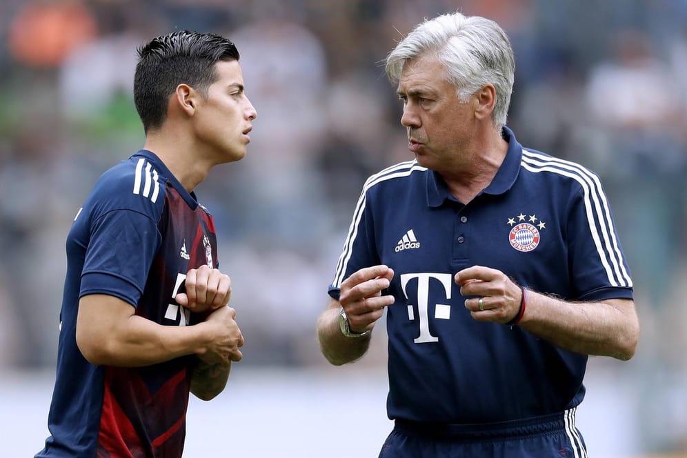 Neuzugang James Rodríguez und Trainer Carlo Ancelotti beim Telekom-Cup in Mönchengladbach.