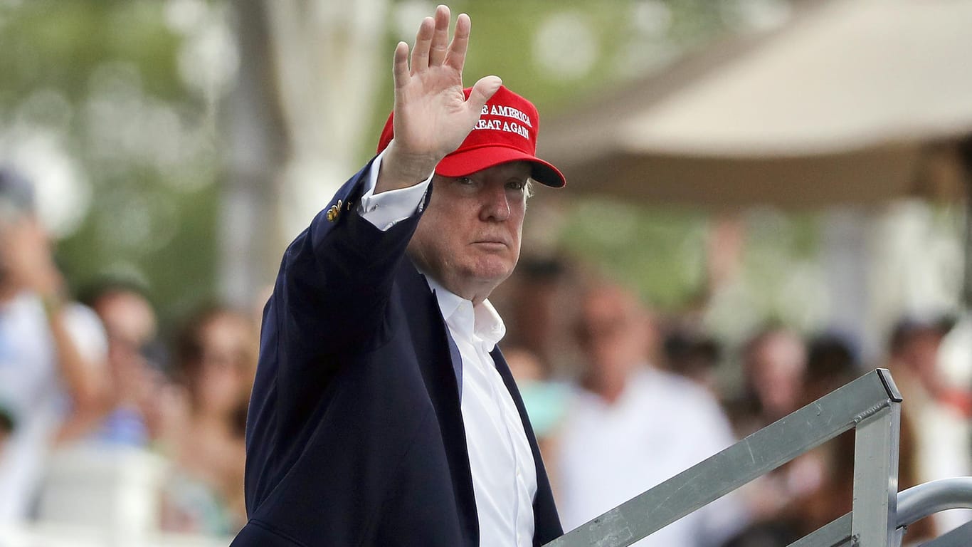 US-Präsident Donald Trump am Samstag bei einem Besuch in seinem Golfclub in Bedminster (US-Staat New Jersey).