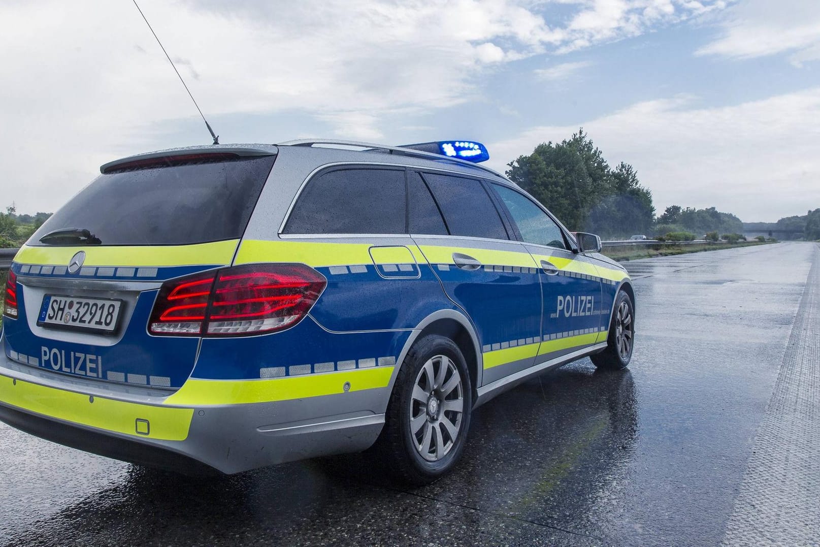 Die Hintergründe der Bluttat sind noch unbekannt. Die Lübecker Polizei hat nun ein rechtsmedizinisches Gutachten in Auftrag gegeben.