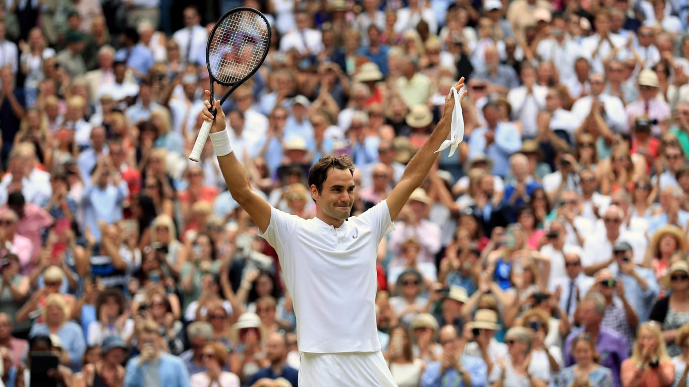 Tief berührt: Roger Federer nach seinem historischen Sieg.
