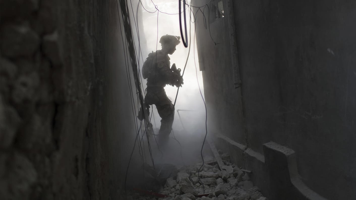 In Mossul sind bei einer Militäroperation der irakischen Armee in einem Tunnel offenbar fünf deutsche Frauen aufgegriffen worden. Sie sollen für den IS gekämpft haben. (Symbolbild)