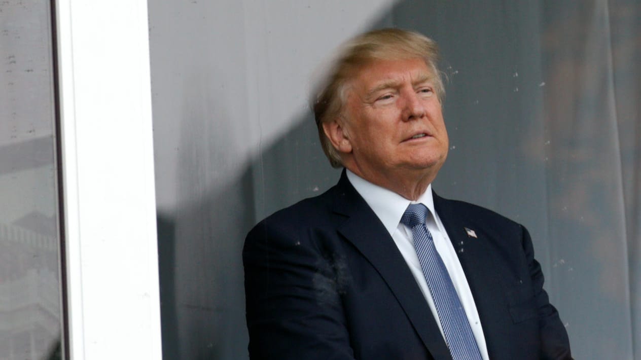 Donald Trump im Regen: Seine Pläne zur Abschaffung von Obamacare sind vorerst gescheitert. Donald Trump im Regen: Seine Pläne zur Abschaffung von Obamacare sind vorerst gescheitert.