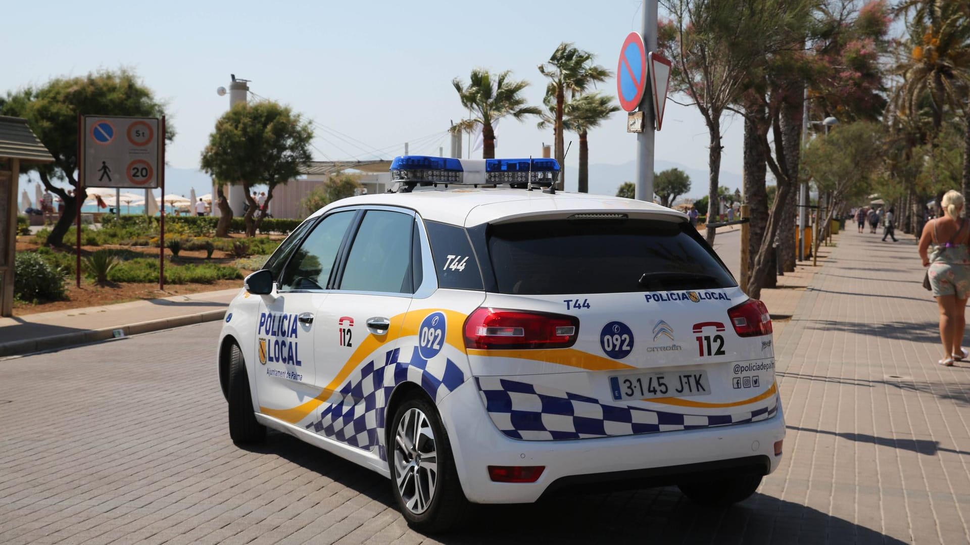 Die Polizei auf Mallorca konnte einen Mann überwältigen, der zuvor mit einer Schrotflinte geschossen hatte. Die Polizei auf Mallorca konnte einen Mann überwältigen, der zuvor mit einer Schrotflinte geschossen hatte.