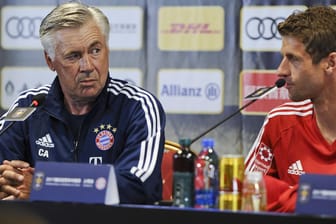 Ancelotti und Müller bei der Pressekonferenz.