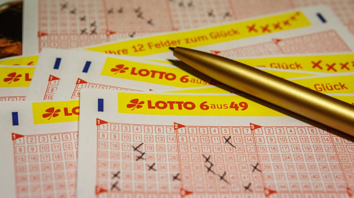 Die aktuellen Lottozahlen und Quoten finden Sie immer direkt nach der Ziehung bei t-online.de. (Lottoscheine - Symbolfoto)